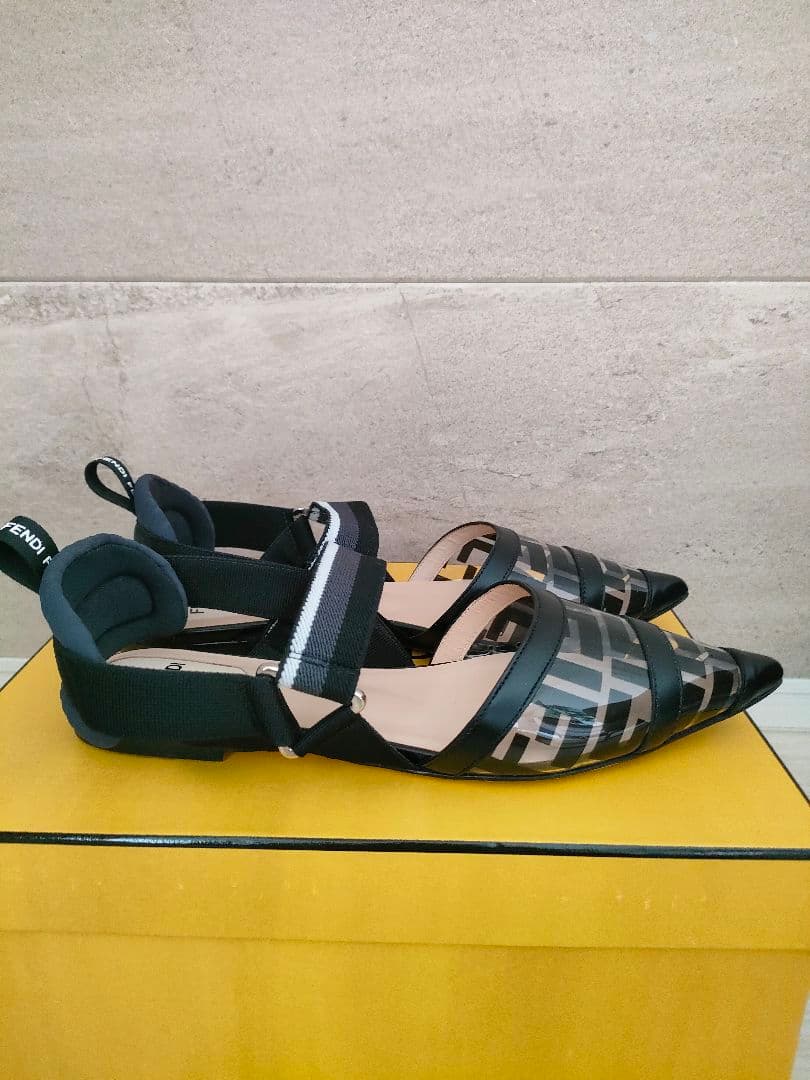 美品☆　FENDI　フェンディ　コリブリ　フラット　パンプス　37.5