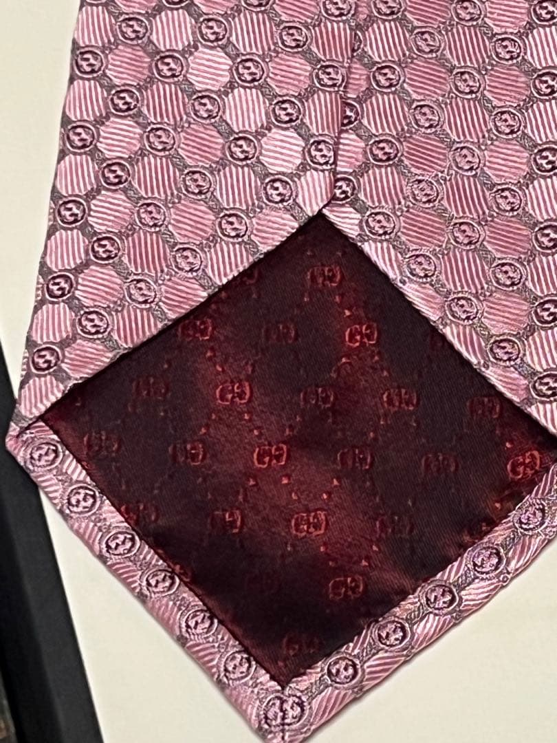 ⚡️新品　GUCCI グッチ gg柄 ネクタイ(グッチロゴ) ピンクx黒