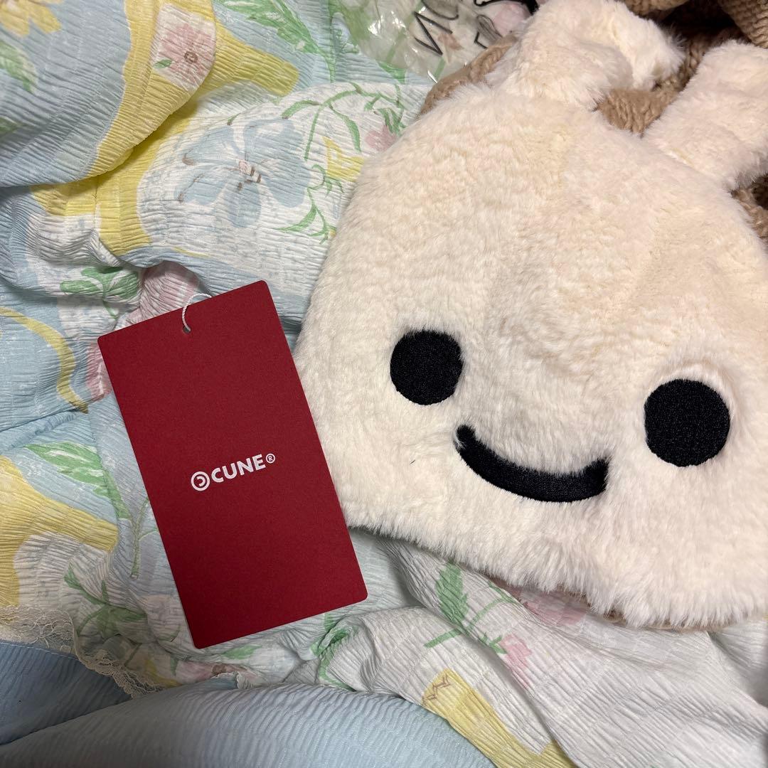 CUNE ふわふわウサギ付きケーブル編みマフラー