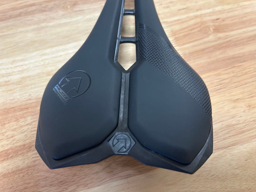 シマノプロ FALCON TEAM SADDLE カーボンレール 174g