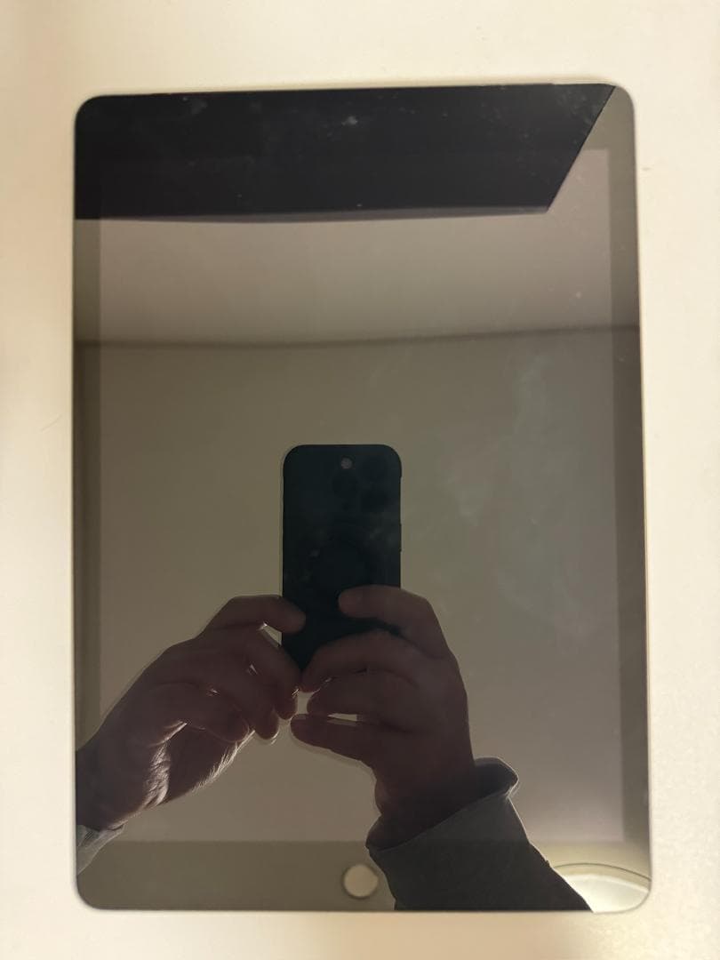 iPad第9世代 Wi-Fi + Cellula　モデル64GB　【美品】