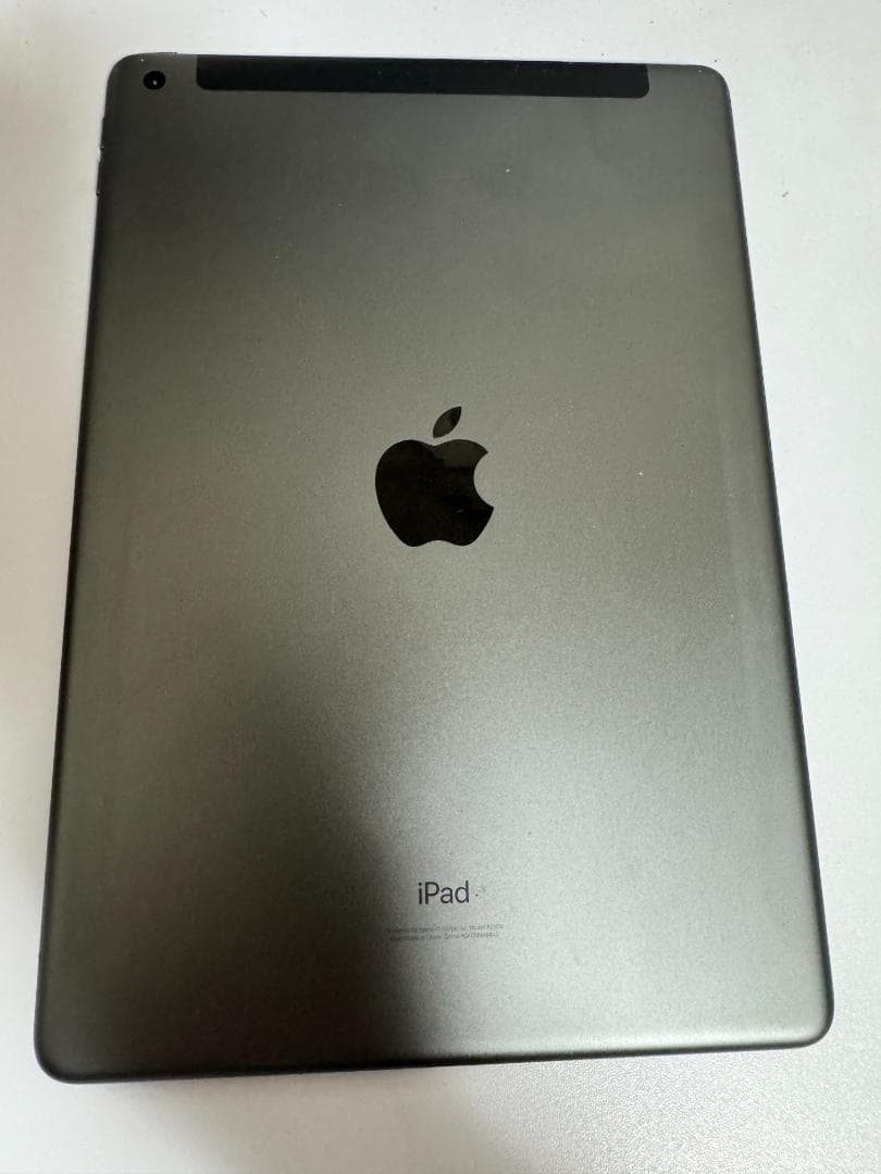 iPad第9世代 Wi-Fi + Cellula　モデル64GB　【美品】