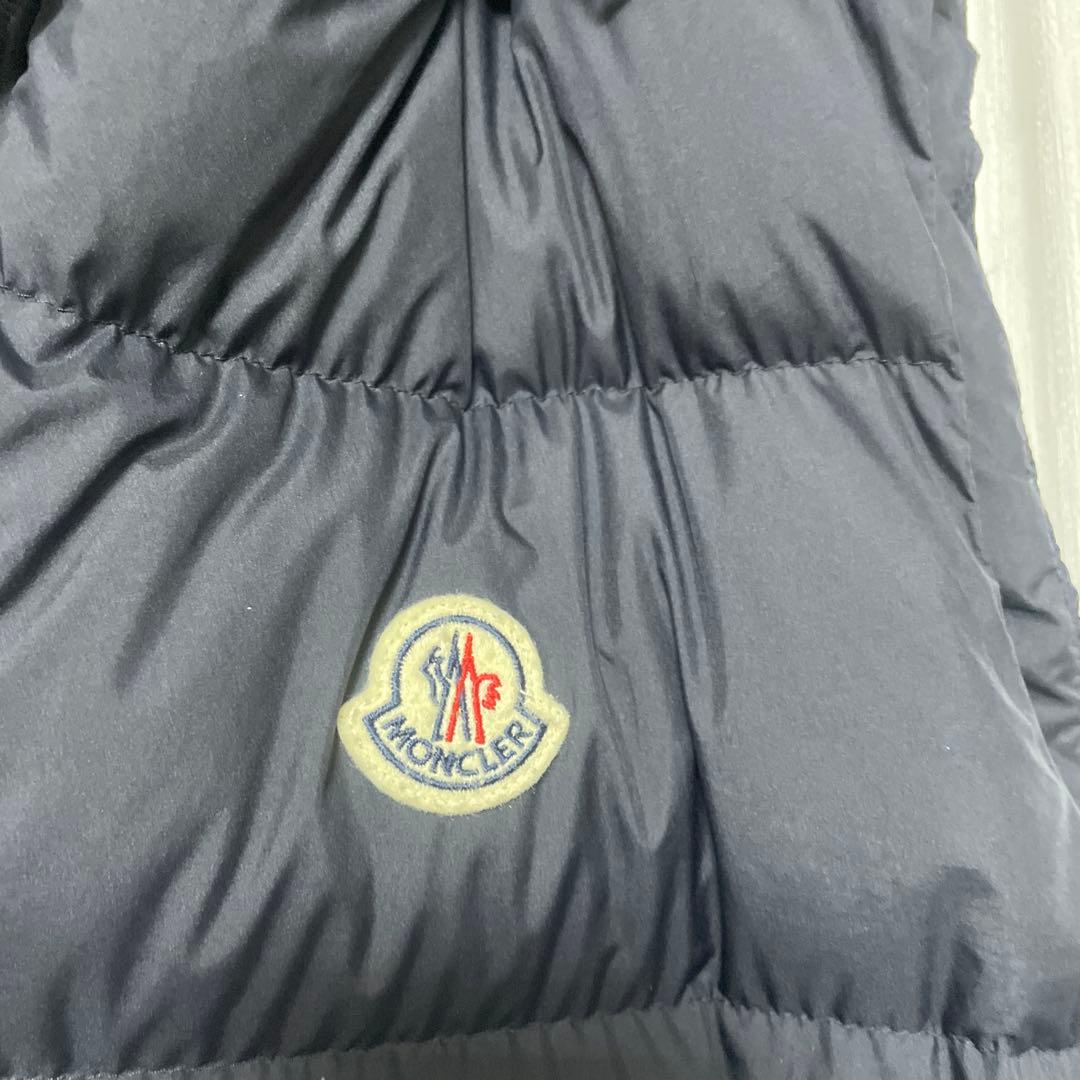 MONCLER ネイビー ダウンベスト フード付き