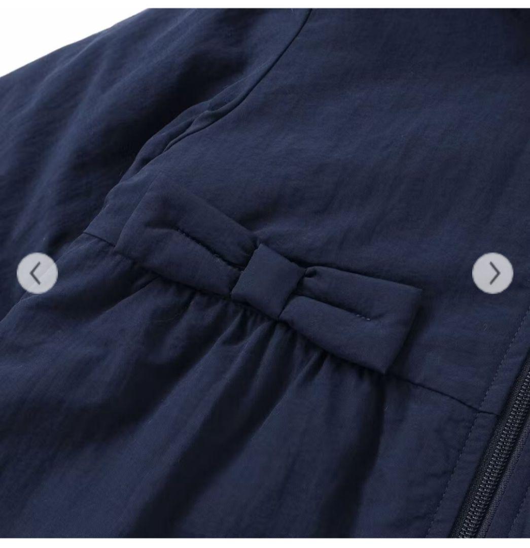 新品　ベベ　ネイビー 150ヴィンテージタフタ裏ファー裾フリルフードブルゾン