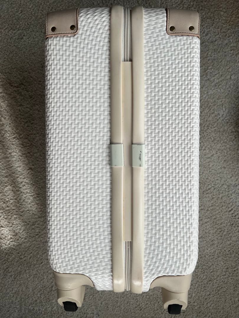 ジュエルナローズ　スーツケース　網かご風　ホワイト