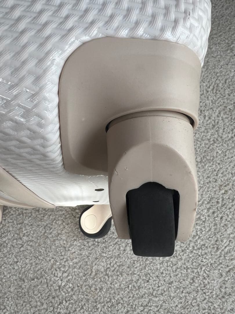 ジュエルナローズ　スーツケース　網かご風　ホワイト