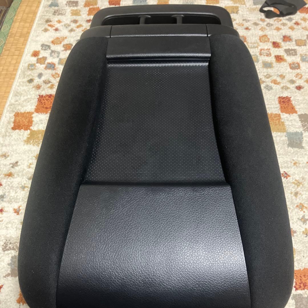 キャラバン純正コンソールボックス