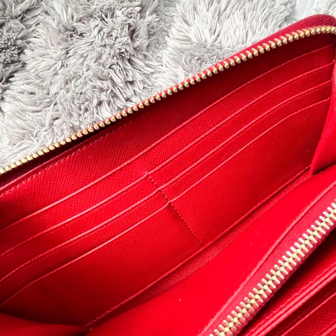 良品✨PRADA サフィアーノ　ラウンドジップ　メタルロゴ　レッド　長財布