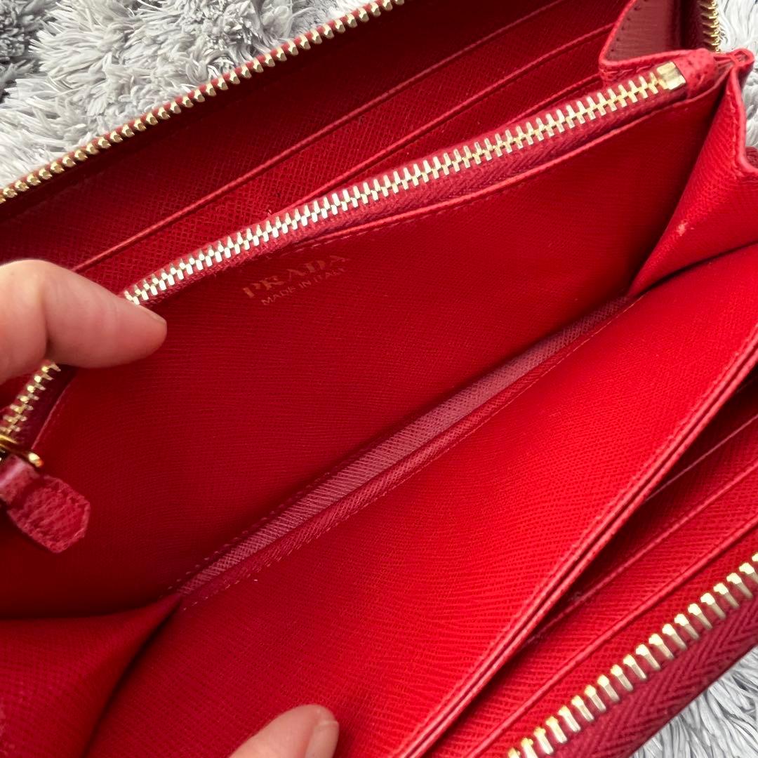 良品✨PRADA サフィアーノ　ラウンドジップ　メタルロゴ　レッド　長財布