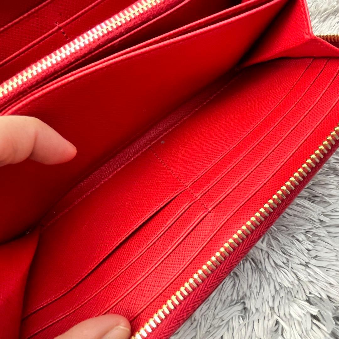 良品✨PRADA サフィアーノ　ラウンドジップ　メタルロゴ　レッド　長財布