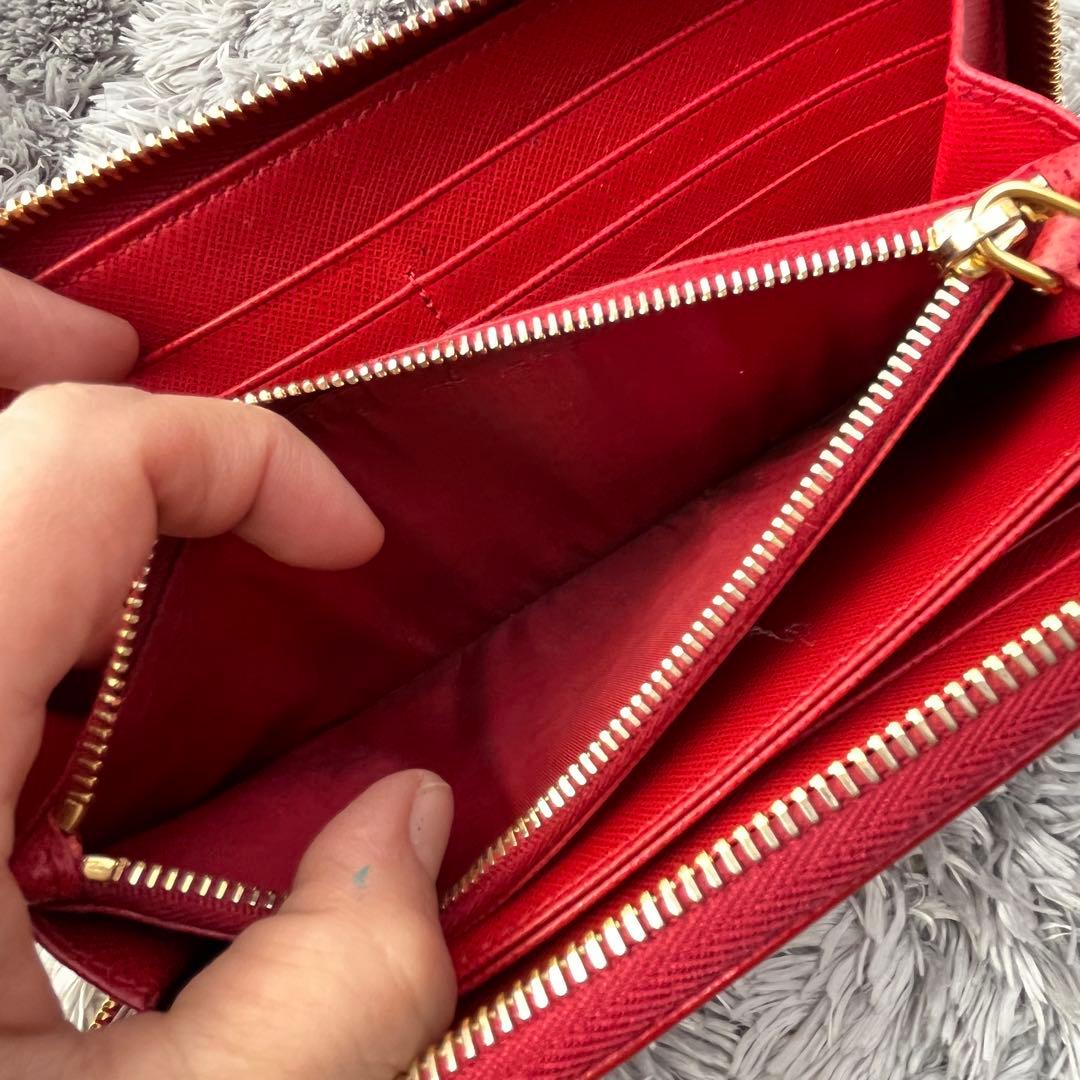 良品✨PRADA サフィアーノ　ラウンドジップ　メタルロゴ　レッド　長財布