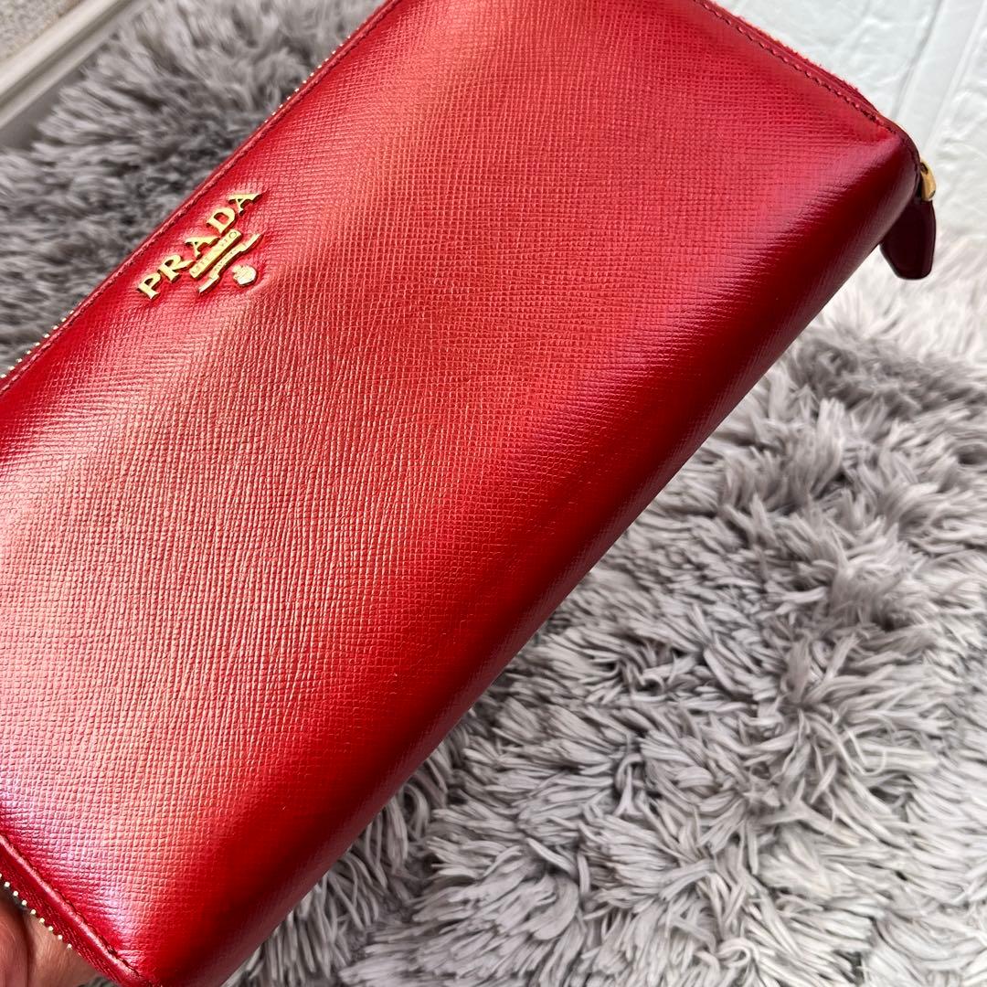 良品✨PRADA サフィアーノ　ラウンドジップ　メタルロゴ　レッド　長財布