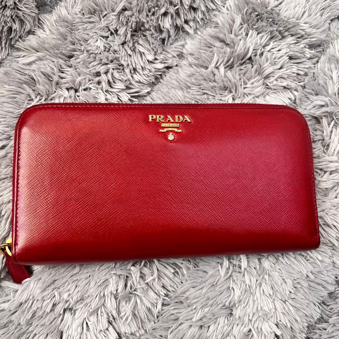 良品✨PRADA サフィアーノ　ラウンドジップ　メタルロゴ　レッド　長財布