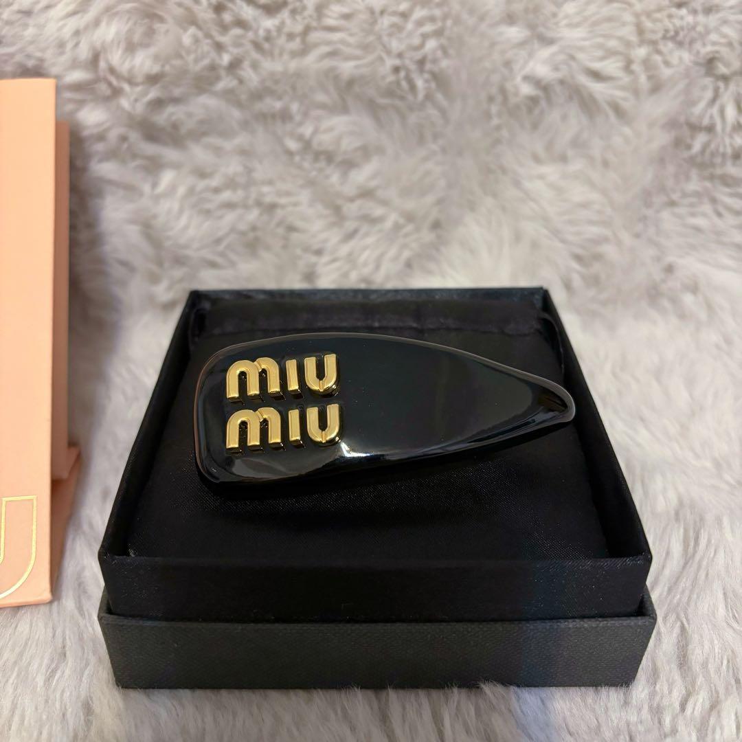 miumiu ヘアピン ヘアクリップ ブラック