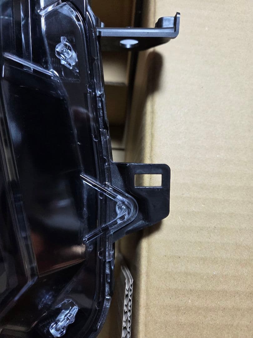 ホンダ、N-BOX カスタム ＪＦ5 ヘッドライト