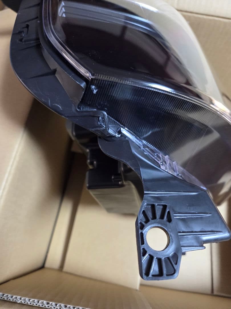 ホンダ、N-BOX カスタム ＪＦ5 ヘッドライト