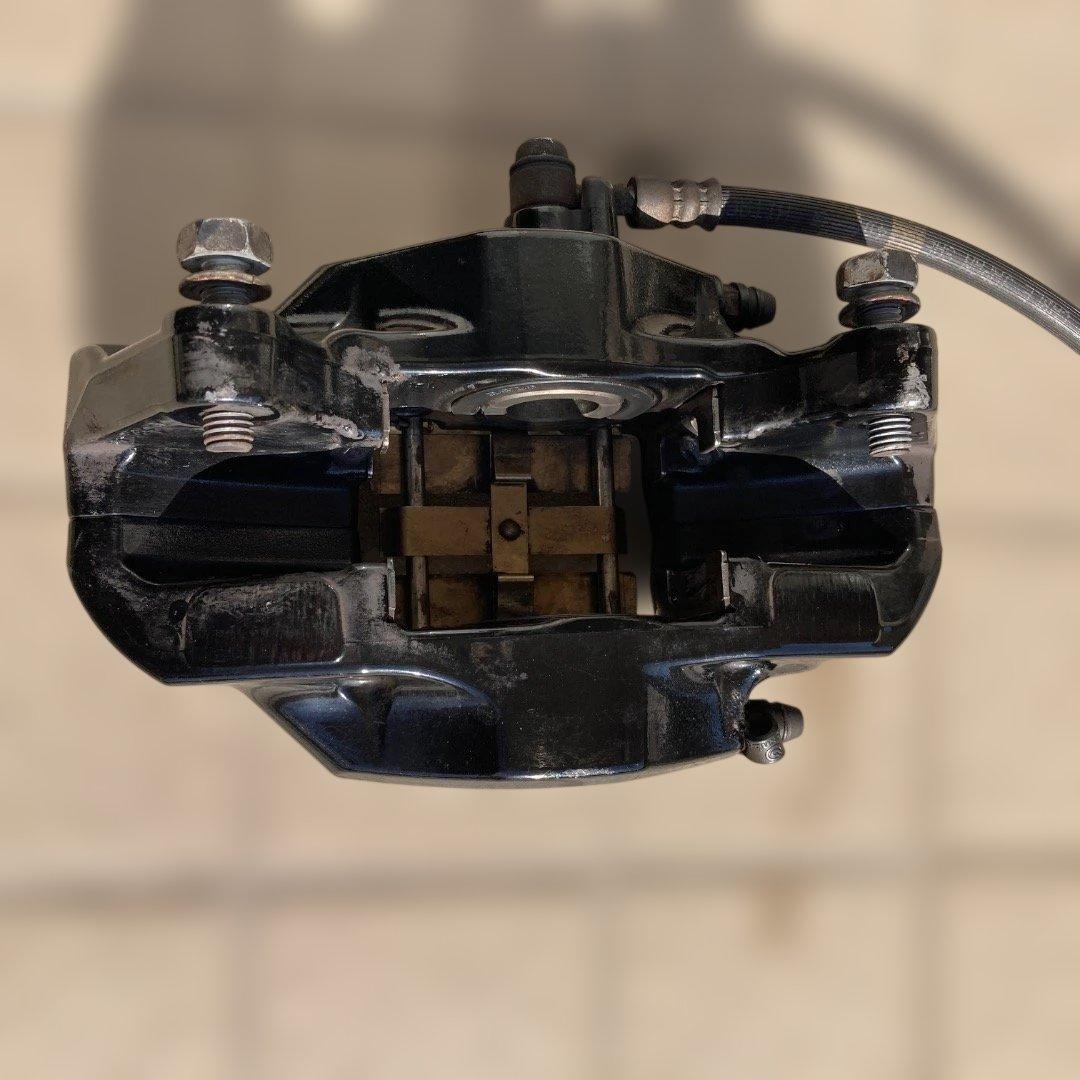 STI （ブレンボ）リアブレーキキャリパー（左右）