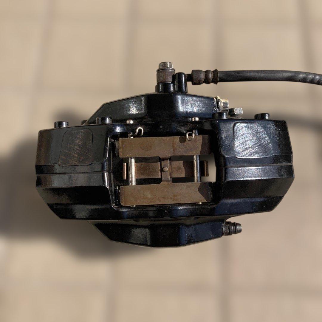 STI （ブレンボ）リアブレーキキャリパー（左右）