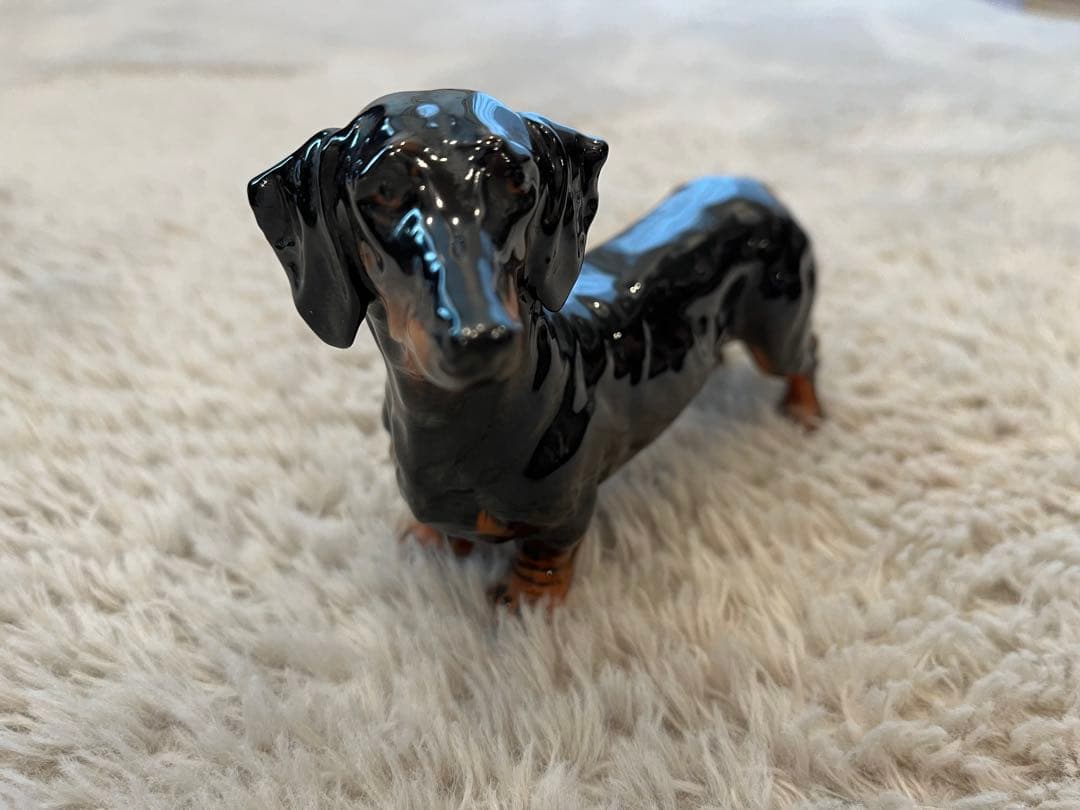   ロイヤルドルトン　ダックスフンド 陶器 置物