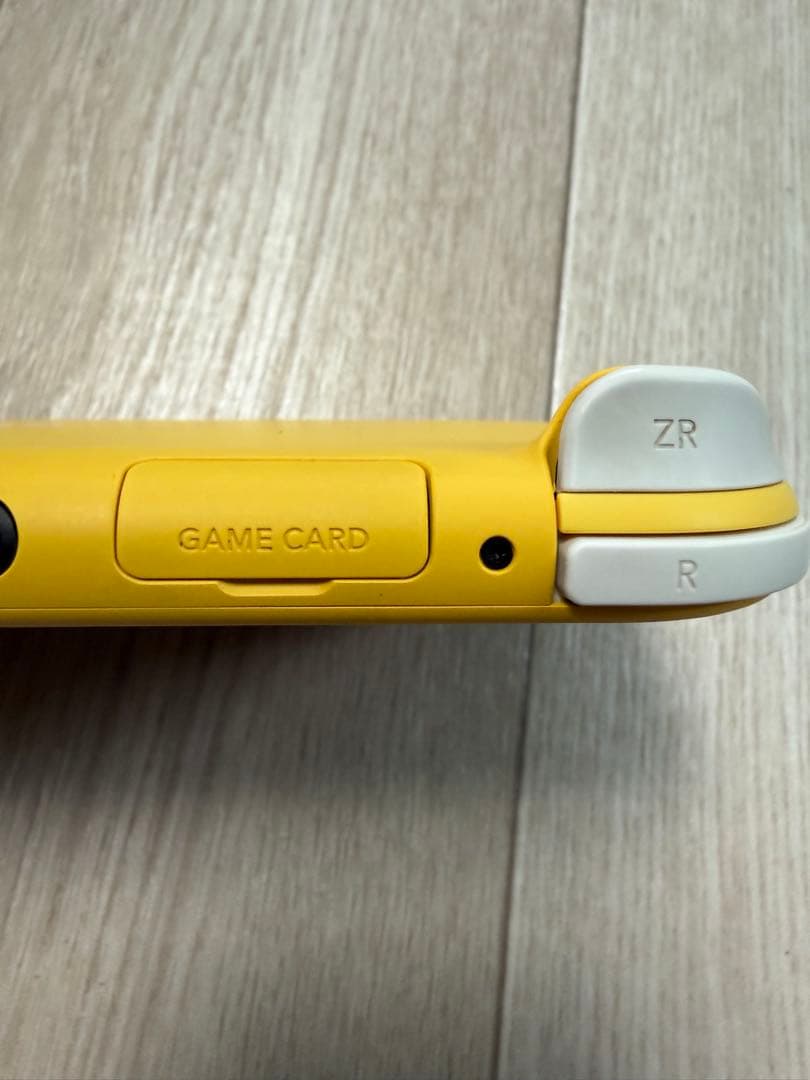 美品　Nintendo Switch Lite イエロー　充電器とケース付き