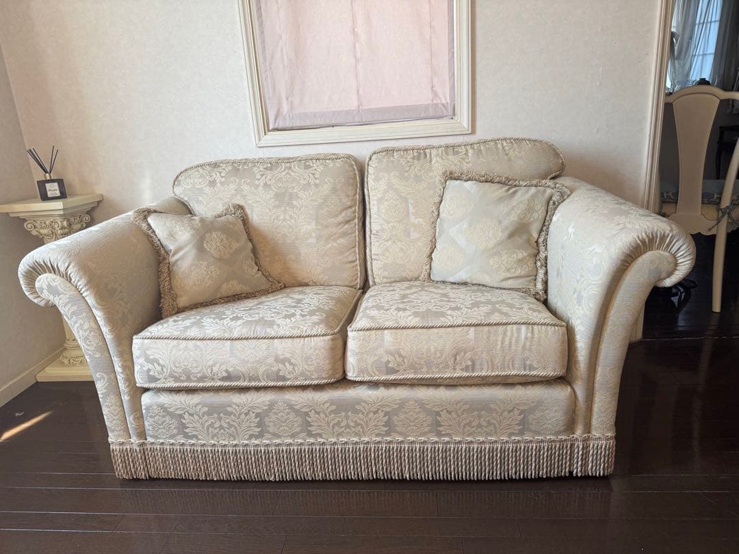 IDC大塚家具取扱い　アートフォーマー　2人掛けソファ　クッション付き