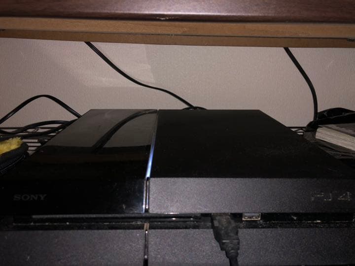 PS4本体＋FF7 ドラクエ11等(ソフト6本)