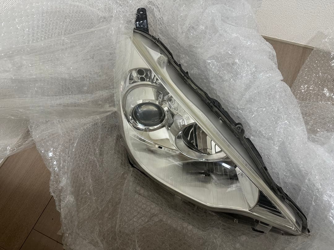 アクア NHP10 ヘッドライトコーティング済み