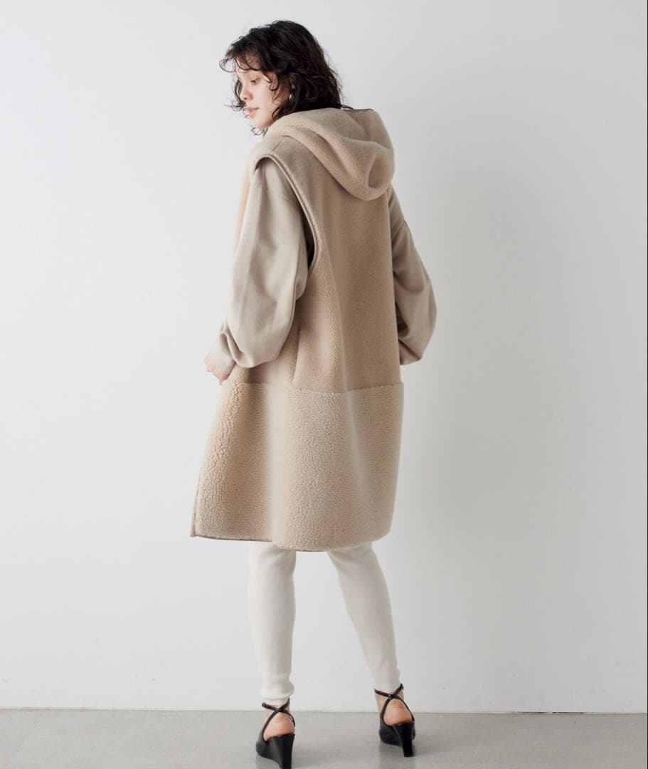 ウィムガゼット 【THE PAUSE】ボアフードロングジレ