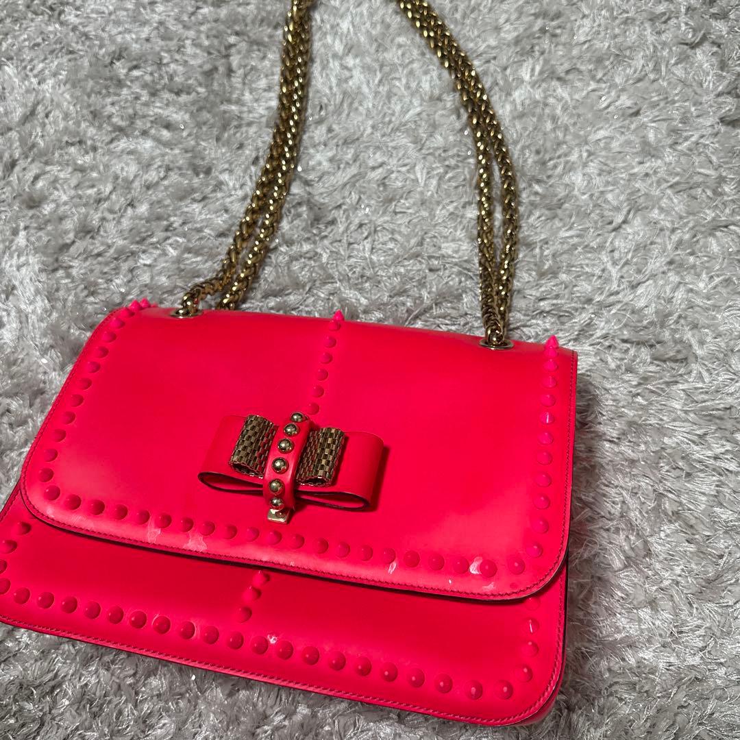 ひ*り様 ピンク スタッズリボン ショルダーバッグ　ルブタン