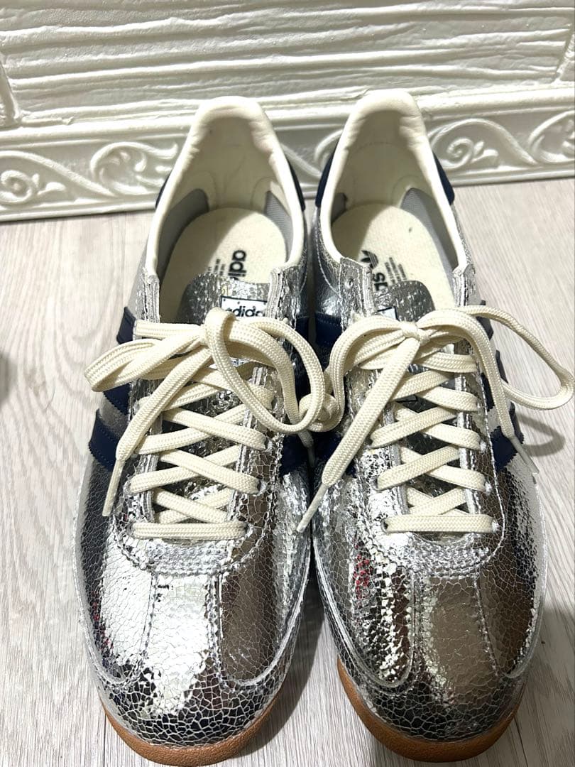 大人気SL72OG adidas スニーカーシルバー　 春ファッションアイテム