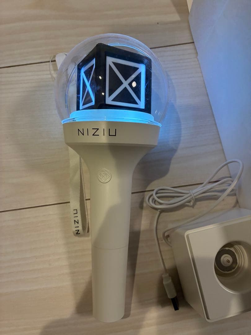 NIZIU ペンライト