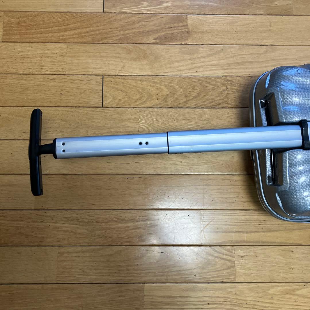 サムソナイト、シルバー ストライプデザイン キャリーケース