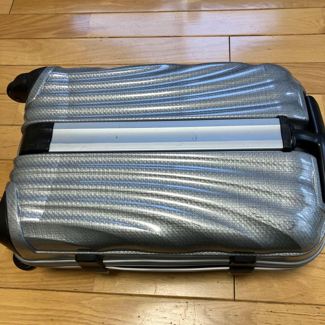 サムソナイト、シルバー ストライプデザイン キャリーケース
