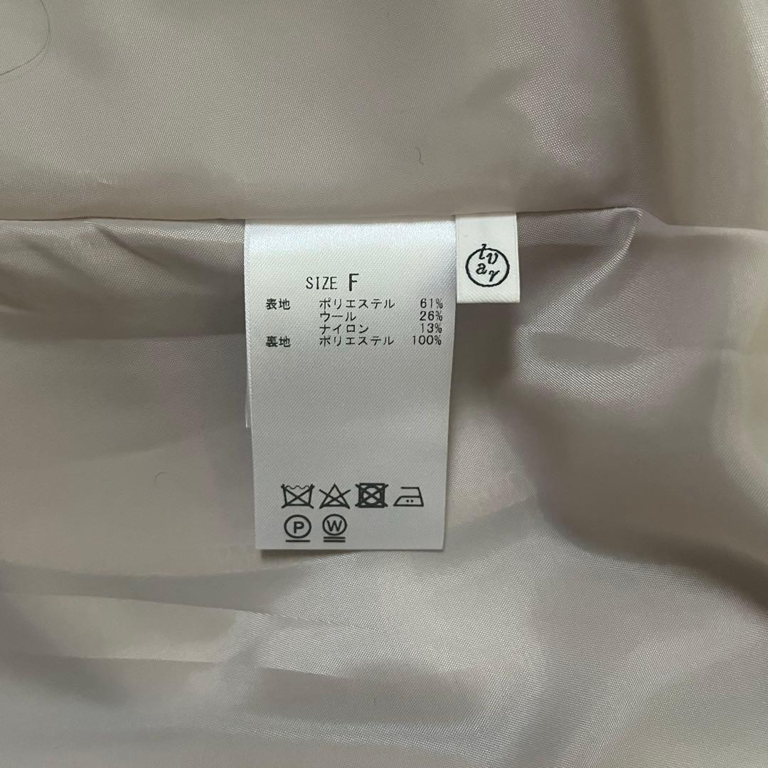 新品タグ付き　ビアズリー　ペプラムギャザージレ