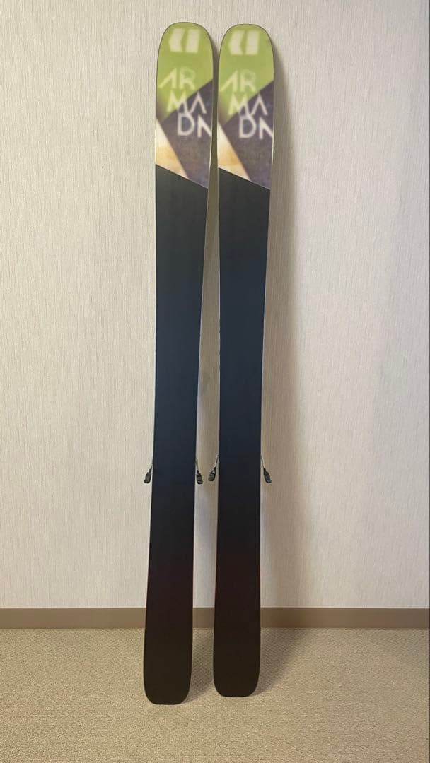 スキー板　レディース　アルマダ