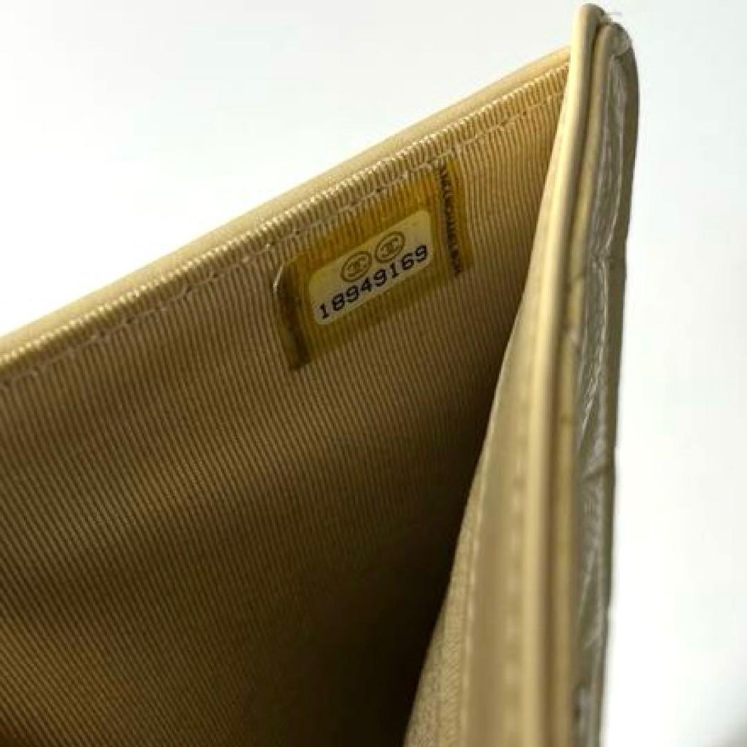 CHANEL シャネル　キャビアスキン　マトラッセ　二つ折り　財布　シール　G