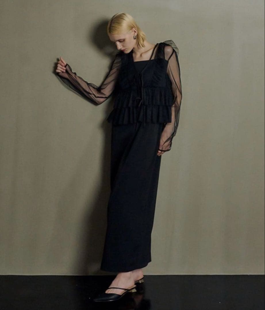 ひなちゃそ Frill vest pencil dress