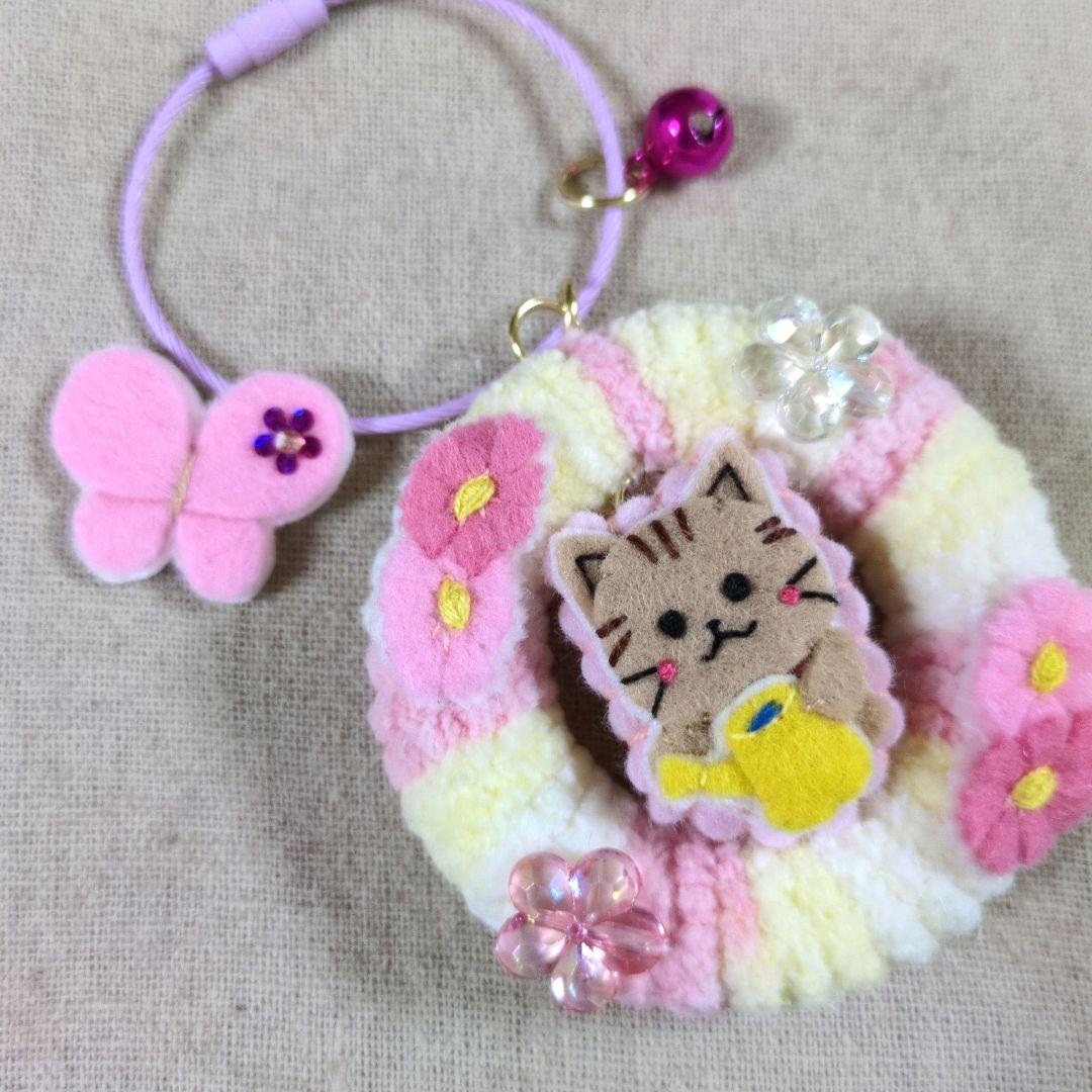 [専用　こり様]チャーム ハンドメイド 刺繍 フェルト 毛糸 ストラップ
