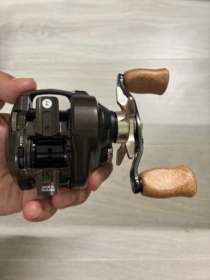 ［超美品］シルバークリーク エア TW ストリームカスタム availスプール