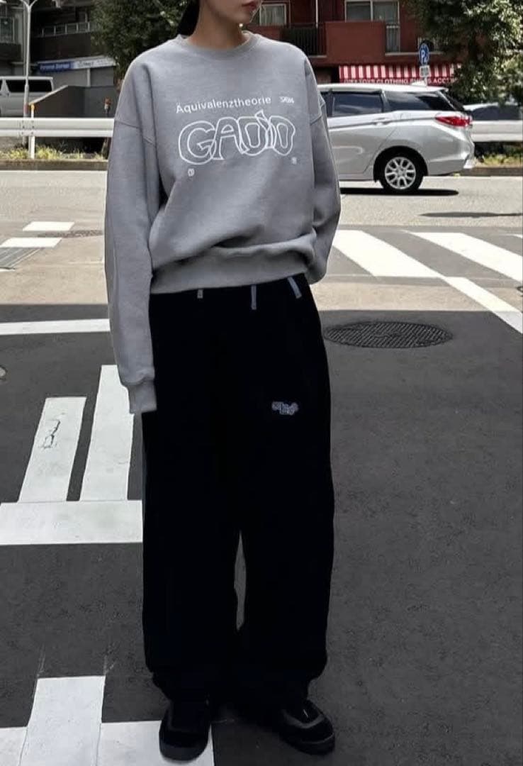 GADID ANONIEM スウェット　グレー
