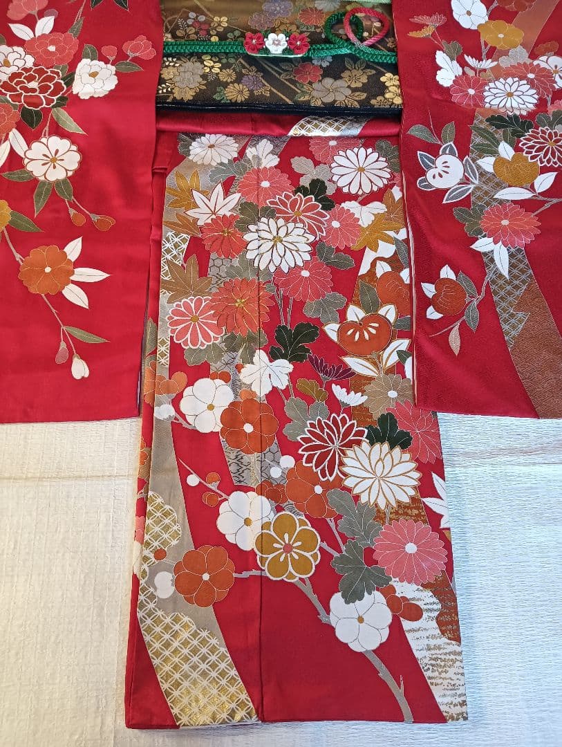 華やか振袖フルセット　赤　古典柄　金駒刺繍　身丈161.5 裄 65　お値打ち