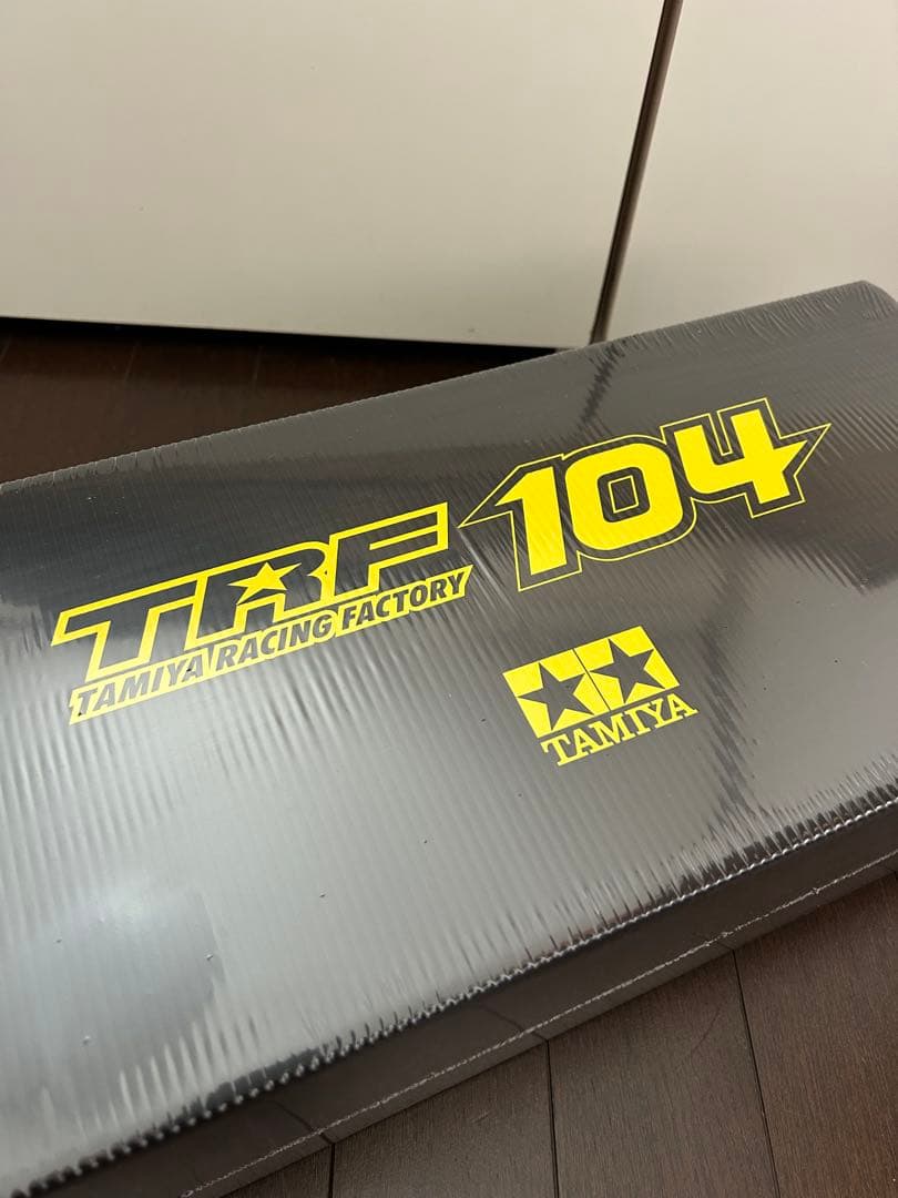 TRF104 シャーシキット　F104 スペアボディ　タイヤ　ウイング　セット