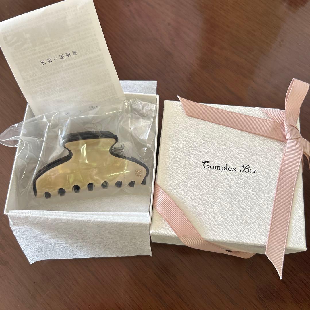 コンプレックスビズ　バンズクリップ　大　ピンクベージュ