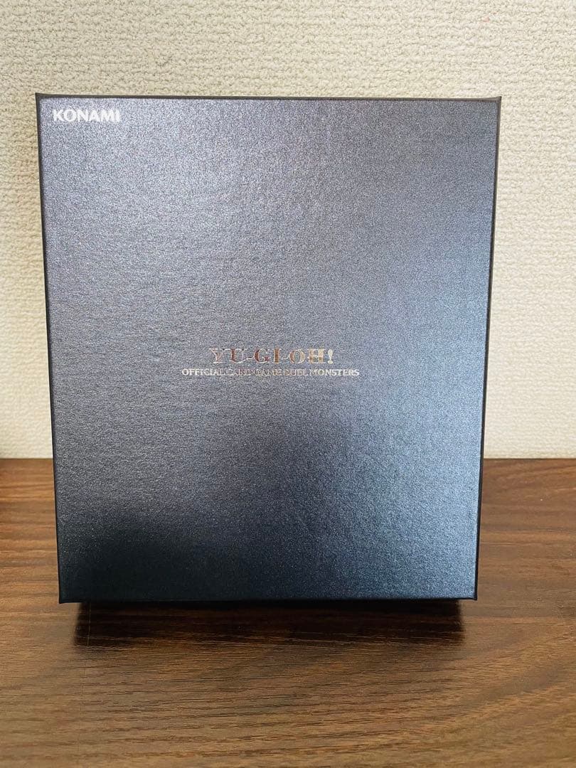 10000枚限定！遊戯王 ブラックマジシャン　ステンレス