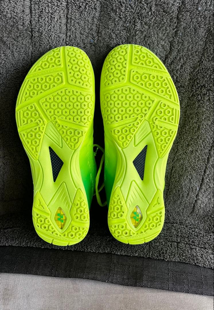 ヨネックス エアラスz 27.0