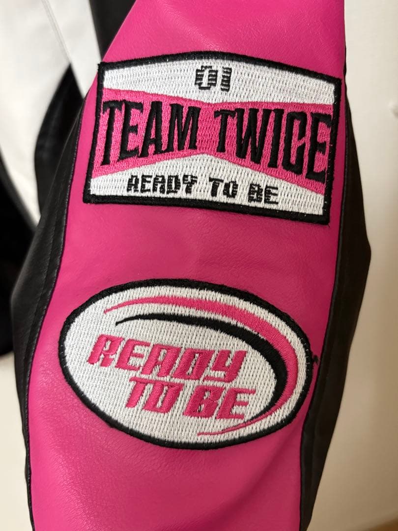 TWICE READY TO BE レザージャケット