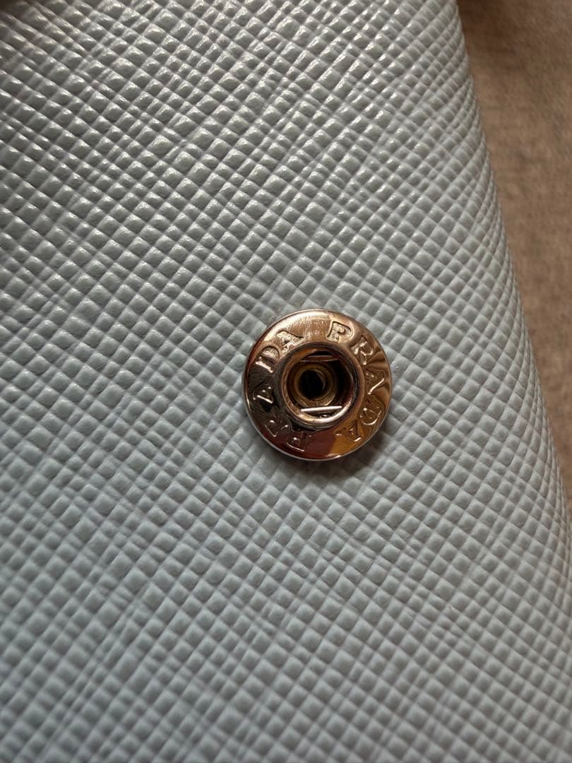 【美品】PRADA サフィアーノトライアングル 財布