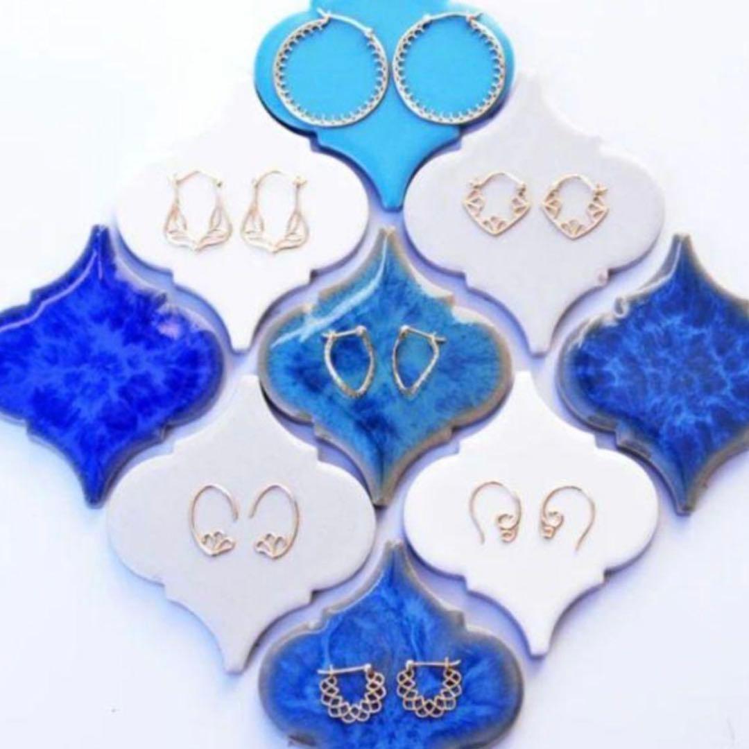 ☆未使用☆sowi K10YG フェザーフープピアス