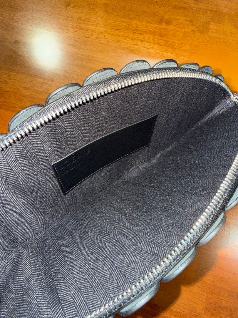 LOEWE 扇子型ブラッククラッチバッグ 値下げ可能