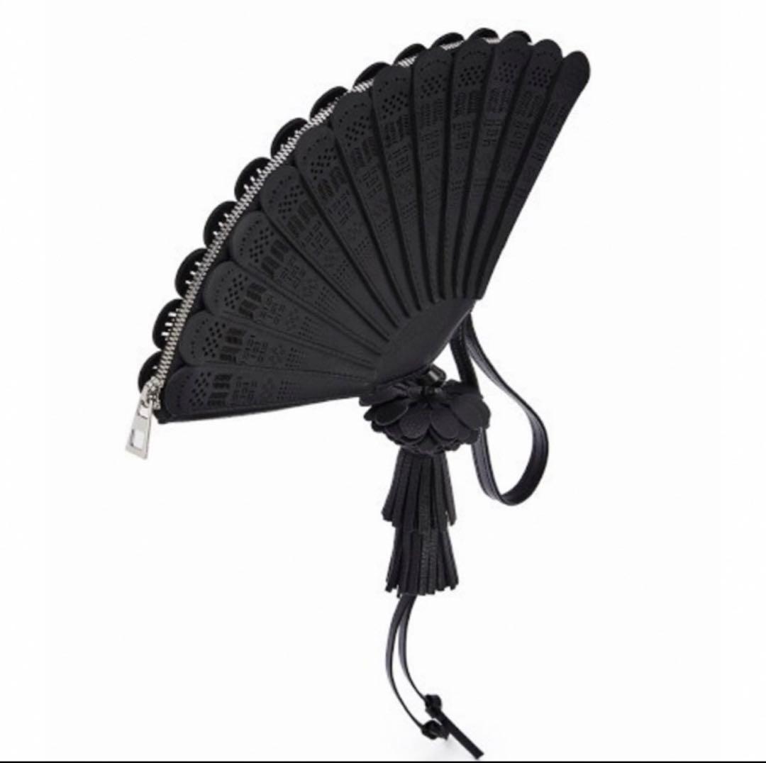 LOEWE 扇子型ブラッククラッチバッグ 値下げ可能